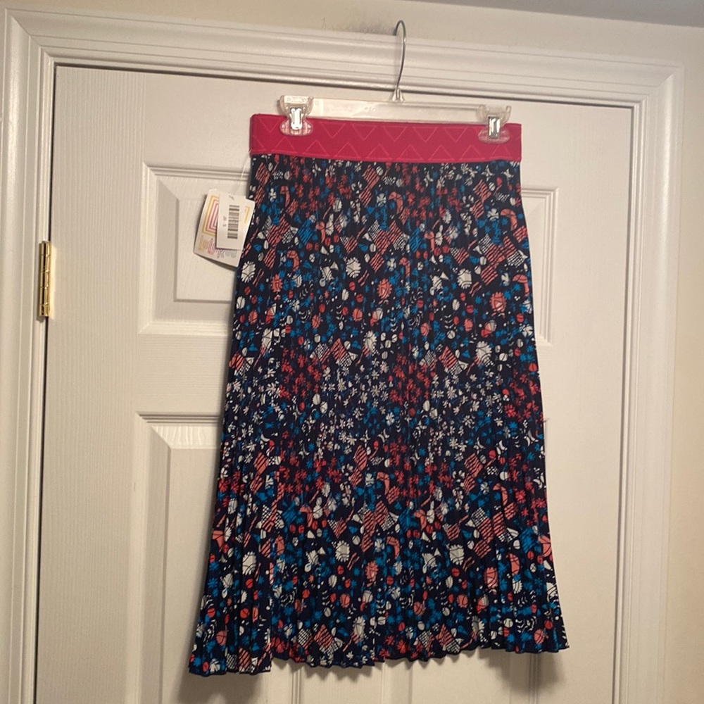 Brand New Lularoe Jill Pleated Skirt…size S - Picture 1 of 5